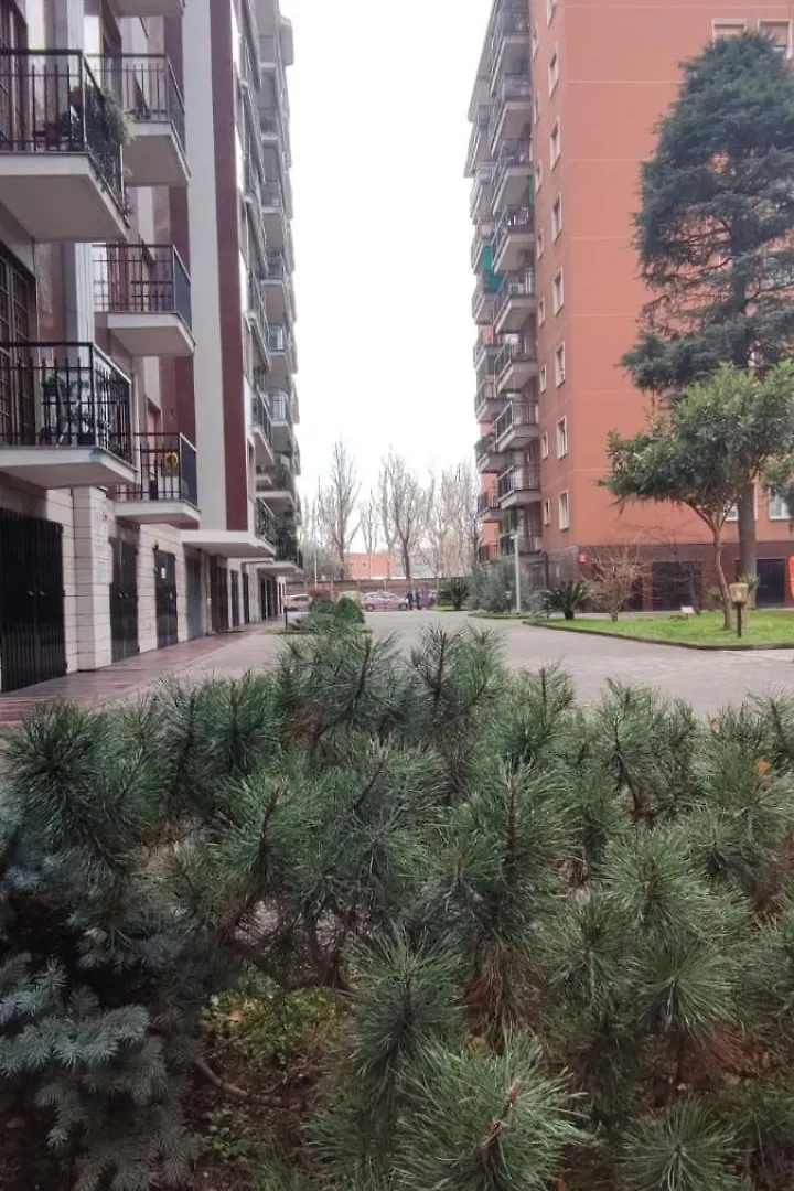 Michele Flat - Parcheggio - 10 Min Da Milano Centro Apartment 0*, Milan